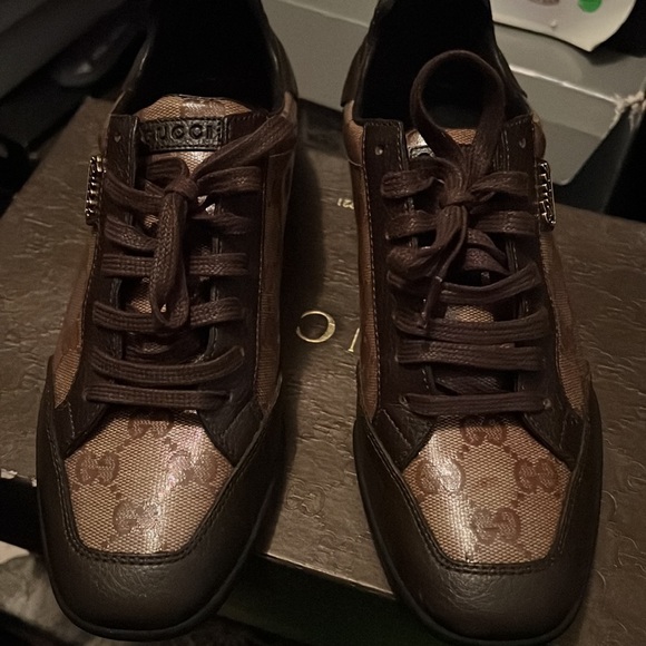 Women Gucci sneakers - Picture 4 of 4
